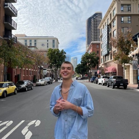 Meet your Posher, Daniel - Picture 1 of 1